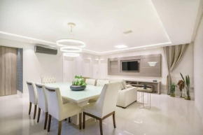 Apartamento na Praia Brava 3 suítes Quadra MAR